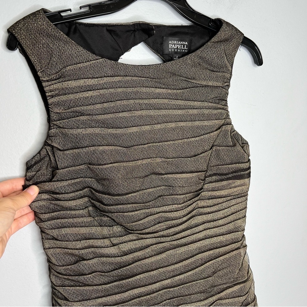 Metallic gold black ADRIANNA PAPELL Evening sleeveless sheath dress - Picture 2 of 9